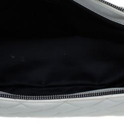 مملوكة مسبقًا Chanel White Limited Edition Blizzard Jumbo Flap Bag