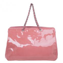 مملوكة مسبقًا Chanel Pink Patent Leather CC Lipstick Tote
