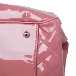 مملوكة مسبقًا Chanel Pink Patent Leather CC Lipstick Tote