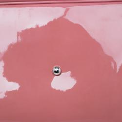 مملوكة مسبقًا Chanel Pink Patent Leather CC Lipstick Tote