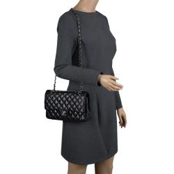 مملوكة مسبقًا Chanel Black Quilted Leather Medium Classic Double Flap Bag