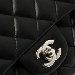 مملوكة مسبقًا Chanel Black Quilted Leather Medium Classic Double Flap Bag
