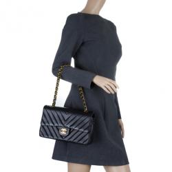 Pre Owned Chanel Black Lambskin Chevron Flap Shoulder Bag