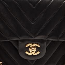 Pre Owned Chanel Black Lambskin Chevron Flap Shoulder Bag