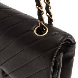Pre Owned Chanel Black Lambskin Chevron Flap Shoulder Bag