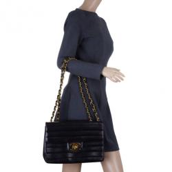 Pre Owned Chanel Black Vintage Horizontal Stitch Bag