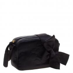 Pre Owned حقيبة كروس شانيل كاميليا فيونكة ساتان سوداء