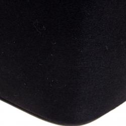 Pre Owned حقيبة كروس شانيل كاميليا فيونكة ساتان سوداء