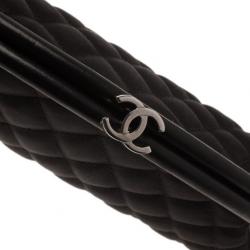 مملوكة مسبقًا حقيبة يد شانيل سوداء قماش مبطنة حواف جلد مادموزيل