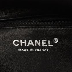 مملوكة مسبقًا حقيبة يد شانيل سوداء قماش مبطنة حواف جلد مادموزيل