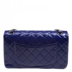 مملوكة مسبقًا حقيبة شانيل قلاب 226 كلاسيك 2.55 ريإيشو جلد لامعة كافيار مبطن زرقاء