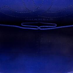 مملوكة مسبقًا حقيبة شانيل قلاب 226 كلاسيك 2.55 ريإيشو جلد لامعة كافيار مبطن زرقاء