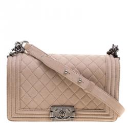 مملوكة مسبقًا Chanel Beige Quilted Caviar Leather Medium Boy Flap Bag