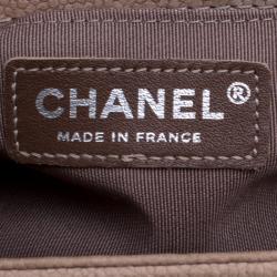 مملوكة مسبقًا Chanel Beige Quilted Caviar Leather Medium Boy Flap Bag