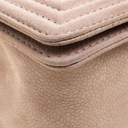 مملوكة مسبقًا Chanel Beige Quilted Caviar Leather Medium Boy Flap Bag