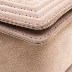 مملوكة مسبقًا Chanel Beige Quilted Caviar Leather Medium Boy Flap Bag