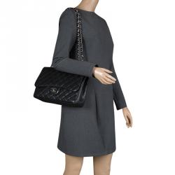 Pre Owned حقيبة شانيل قلاب كلاسيك جامبو جلد كافيار مبطنة سوداء