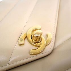 مملوكة مسبقًا Chanel Beige Lambskin Fringe Small Shoulder Bag