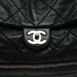 Pre Owned Chanel Black Quilted Stitched Expandable Zipper Flap Bag