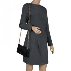 Pre Owned حقيبة كلتش شانيل WOC جلد نقش كاميليا سوداء