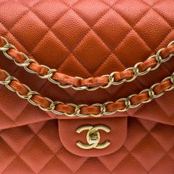 مملوكة مسبقًا حقيبة شانيل قلاب مزدوج كلاسيك جامبو جلد كافيار مبطنة لامعة برتقالية حمراء