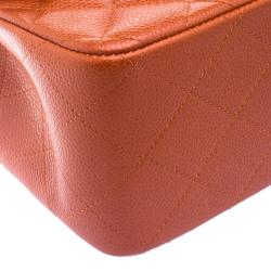 مملوكة مسبقًا حقيبة شانيل قلاب مزدوج كلاسيك جامبو جلد كافيار مبطنة لامعة برتقالية حمراء