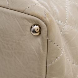 Pre Owned Chanel Grey Quilted Leather CC Bucket Bag