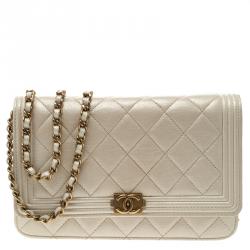 Buy designer Clutches by chanel at The Luxury Closet.