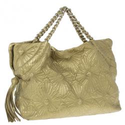 مملوكة مسبقًا حقيبة يد توت شانيل سي هيت جلد ذهبي كبيرة