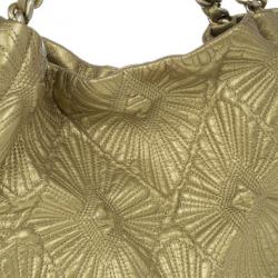 مملوكة مسبقًا حقيبة يد توت شانيل سي هيت جلد ذهبي كبيرة