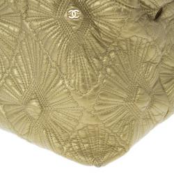 مملوكة مسبقًا حقيبة يد توت شانيل سي هيت جلد ذهبي كبيرة