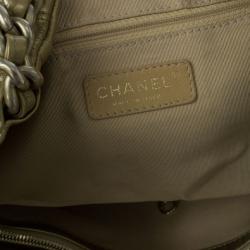 مملوكة مسبقًا حقيبة يد توت شانيل سي هيت جلد ذهبي كبيرة