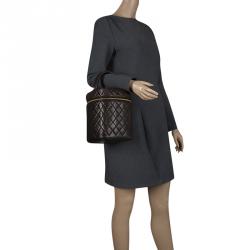 مملوكة مسبقًا Chanel Dark Brown Quilted Leather Vanity Case