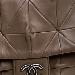 Pre Owned حقيبة كتف شانيل قلاب اوربان داي جلد مبطنة بنية