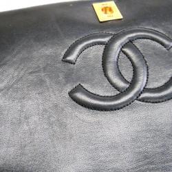 Pre Owned Chanel Black Lambskin Single Flap Shoulder Bag