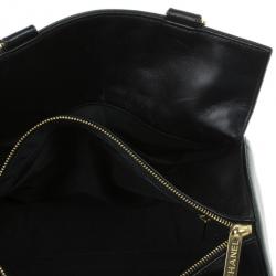 مملوكة مسبقًا حقيبة شانيل جلد أسود نمط لوح الشيكولاتة برميلية