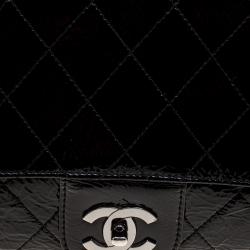 مملوكة مسبقًا حقيبة كتف شانيل قلاب قفل متعاكس جلد لامع مبطن سوداء