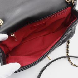 مملوكة مسبقًا Chanel Matelasse Shoulder Bag Leather Black