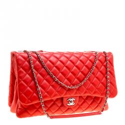 مملوكة مسبقًا حقيبة يد شانيل ماكسي كلاسيكي جلد مبطن حمراء 3