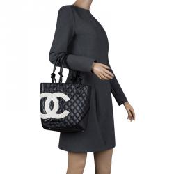 Pre Owned حقيبة يد شانيل باكت ليغني كيمبون صغيرة جلد مبطنة سوداء/ وردية