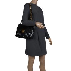 مملوكة مسبقًا Chanel Black Vertical Quilted Patent Leather XL Jumbo Classic Flap Bag