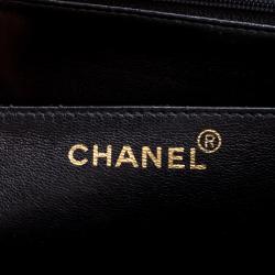 مملوكة مسبقًا Chanel Black Vertical Quilted Patent Leather XL Jumbo Classic Flap Bag