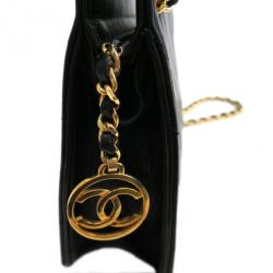 مملوكة مسبقًا Chanel Black Chevron Lambskin Shoulder Bag