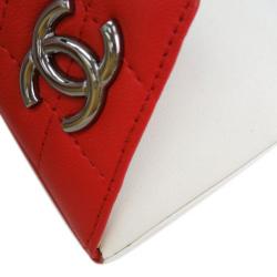 مملوكة مسبقًا Chanel Red and White Lambskin Clutch