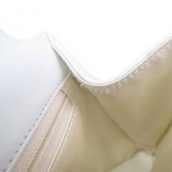 مملوكة مسبقًا Chanel Red and White Lambskin Clutch