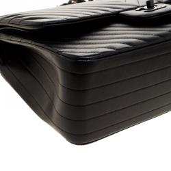 مملوكة مسبقًا Chanel Black Leather Chevron Jumbo Classic Double Flap Bag