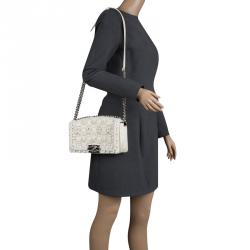 Pre Owned حقيبة شانيل قلاب بوي مزخرف خرزات متوسطة جلد بيضاء