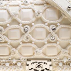 Pre Owned حقيبة شانيل قلاب بوي مزخرف خرزات متوسطة جلد بيضاء