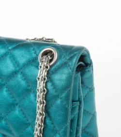 مملوكة مسبقًا Chanel Blue Metallic Lambskin Reissue 2.55 Double Flap Shoulder Bag