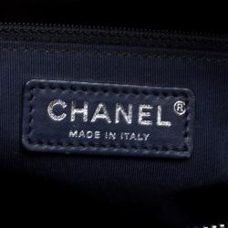 مملوكة مسبقًا حقيبة يد شانيل شوبر جلد مبطنة كحلية